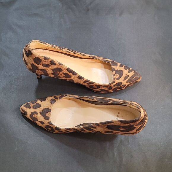 A.NEW DAY ANIMAL PRINT POINTED TOE PUMP - Picture 7 of 16